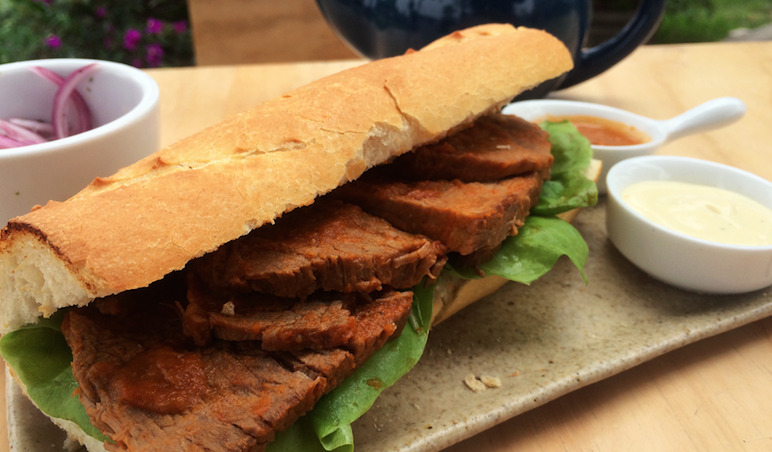 EL PAN CON ASADO