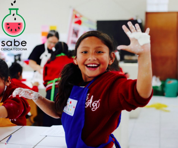 SABE: TENEMOS QUE ENSEÑAR A LOS NIÑOS A COMER