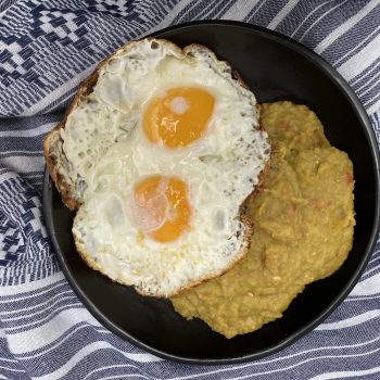 Foto de El PURÉ DE ARVEJAS PARTIDAS CON HUEVO FRITO, EL DE TODA LA VIDA