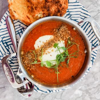 Foto de LA SOPA DE TOMATE QUE TODOS MERECEMOS TOMAR EN ESTE INVIERNO FRÍO