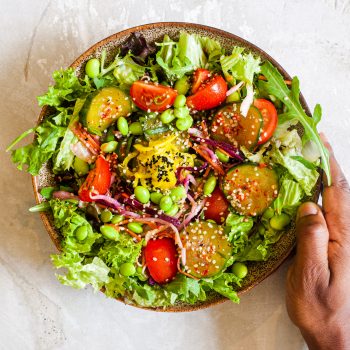Foto de OLVIDEN LA VINAGRETA MAYONESUDA: 3 ALIÑOS PARA ALEGRAR LAS ENSALADAS