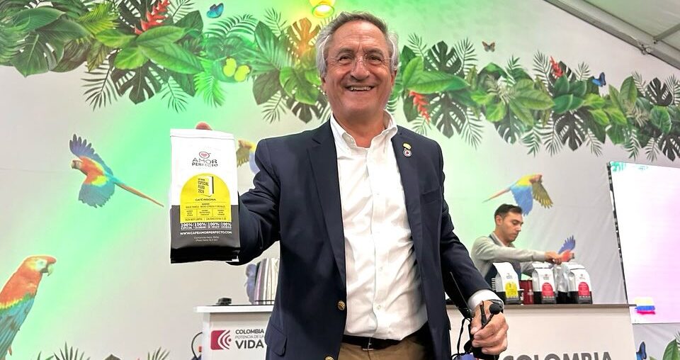 DESDE COLOMBIA, AMOR PERFECTO POR EL CAFÉ Y LA HISTORIA DE LUIS FERNANDO VÉLEZ