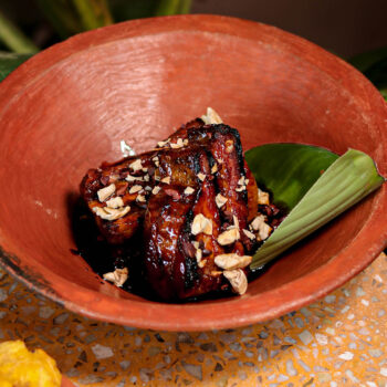 Foto de RECETA: COSTILLAS AHUMADAS EN SALSA DE CACAO DE ELIA GARCÍA