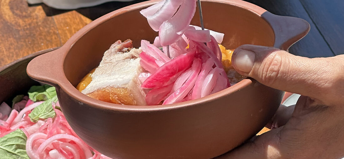 MUJERES EN LOS FOGONES: LATINOAMÉRICA COCINA