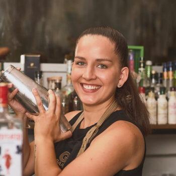 Foto de THALÍA TALAVERA: FIRME EN LA BARRA