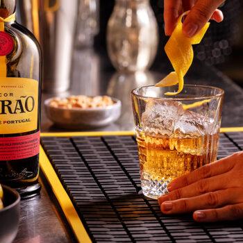 Foto de DESDE PORTUGAL, LICOR BEIRÃO Y PER SE LLEGAN A PERÚ
