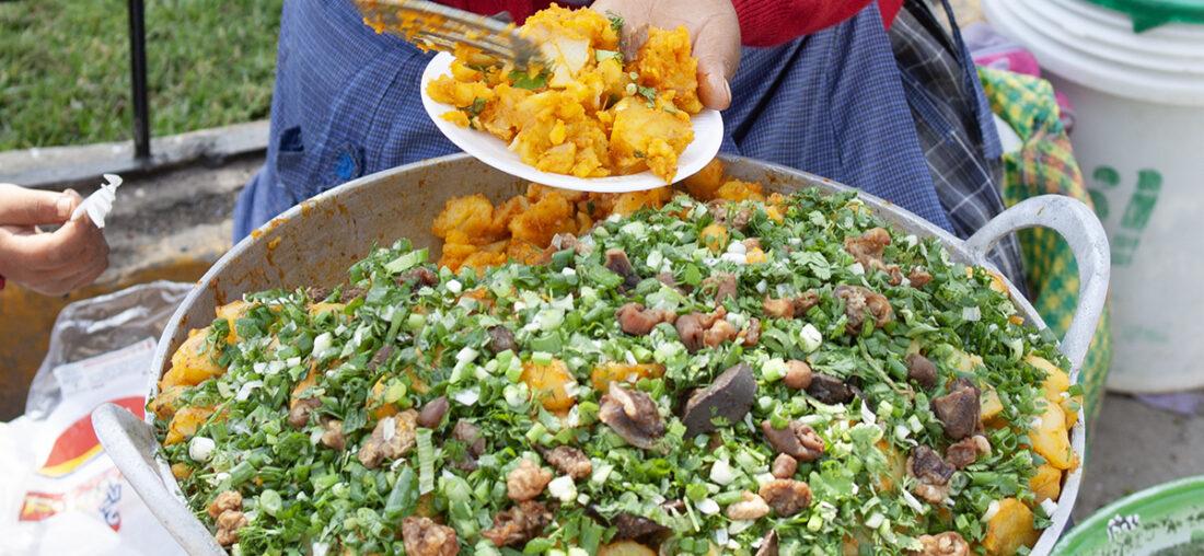 DE LA CAUSA CHIMBOTANA AL FRITO CAJAMARQUINO: SABORES QUE CAMINAN, FIESTA QUE ALIMENTA