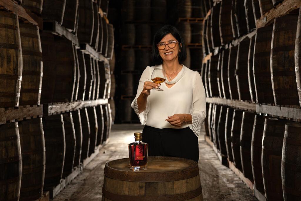 NANCY DUARTE: ARTESANA DEL RON