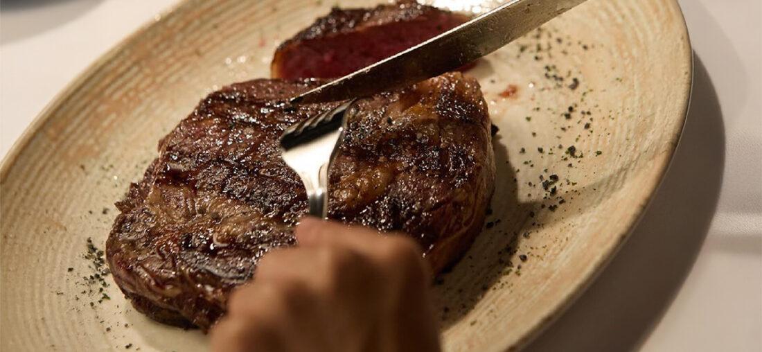 EL OJO DEL COMENSAL: BRASS, CARNES, MARISCOS Y JAZZ