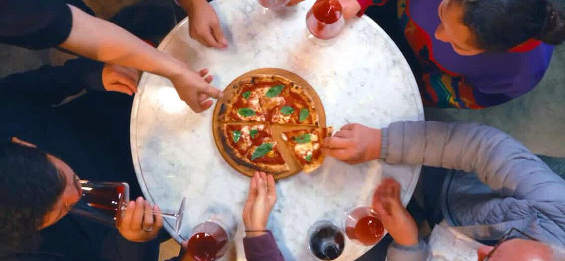 MASA SOBRE MESA, LA PROPUESTA DE RENZO ÁNGELES 