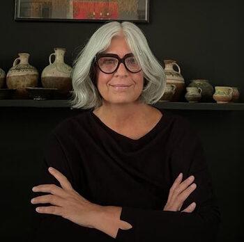 Foto de ROXANA ARTACHO: CERAMISTA Y CURADORA INCANSABLE 