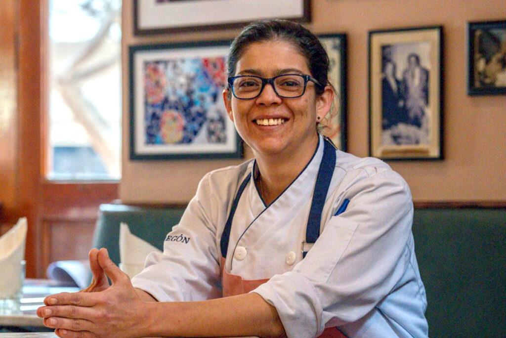 CINZIA REPETTO: LA MAGIA DETRÁS DEL CALDERO