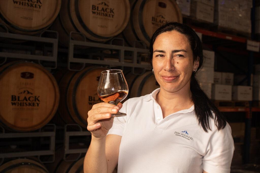 DAIANA MILON, LA NARIZ DETRÁS DE BLACK WHISKEY