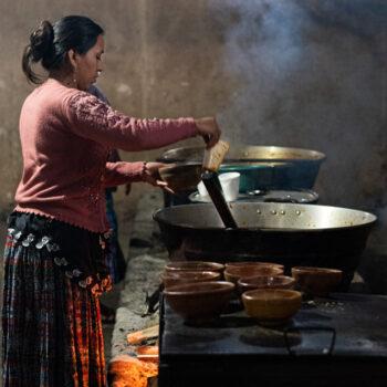 Foto de ESTA ES GUATEMALA Y A ESTO SABE: UNA GUÍA PARA ENTENDERLA Y COMERLA MEJOR