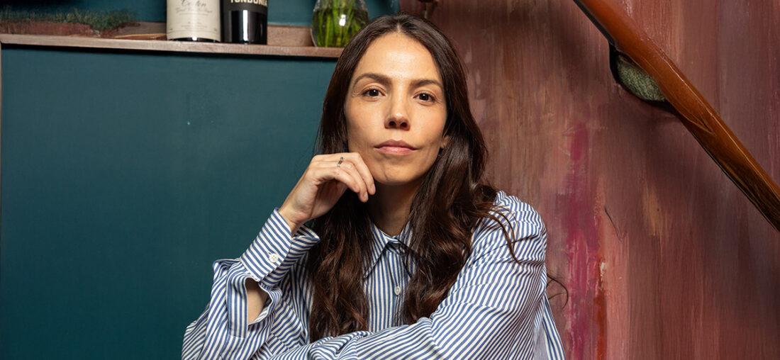 NELITA Y LA RESPUESTA DE TÁSSIA MAGALHÃES EN LA MESA