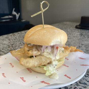 Foto de EL PAN CON PEJERREYES ARREBOZADOS EN TEMPURA DE CERVEZA DE ARLETTE EULERT