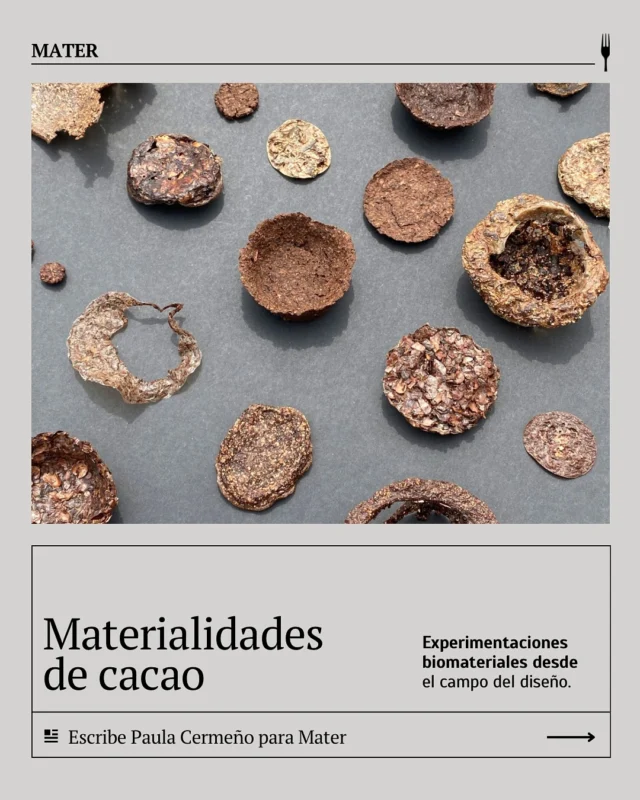 #Mater. Partiendo de residuos como la mazorca, las hojas y la cascarilla de cacao Chuncho, el equipo @Mater explora el Theobroma cacao L. desde sus posibilidades materiales y, en el campo del diseño, desarrollar prototipos, materiales y objetos para su uso en contextos específicos.
 
Escribe: @paulacermen.oleon para @mater.in 

🍴🗞️ Pueden leer la nota completa en www.eltrinche.com.

🔗 Link en nuestros stories o en el link en bio 

#diseñosostenible #biomateriales #cacaochuncho #mater #centralrestaurante #biodegradable #eltrinchecom