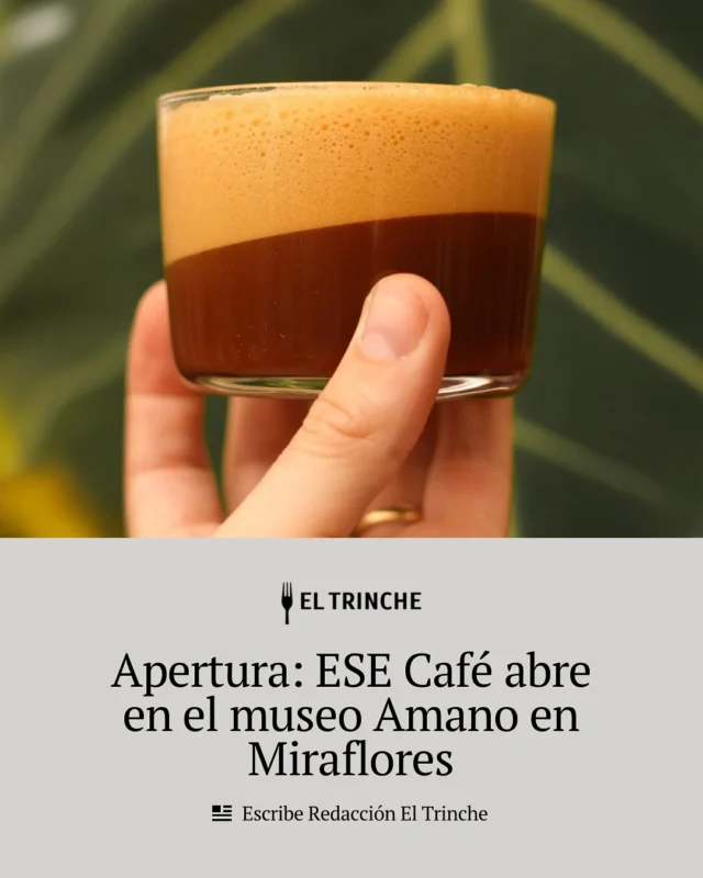 #Café. En el patio interno del @museoamano, enmarcado por el verdor natural de la colección botánica, nace una cafetería que resalta el café, el té y el cacao peruanos. Un espacio de deleite sensorial que acompaña muy bien la experiencia cultural de este museo de arte textil precolombino.

📝Escribe @eltrinchecom

#aperturas #cafeterías #productoperuano #museoamano #arte #cultura #eltrinchecom